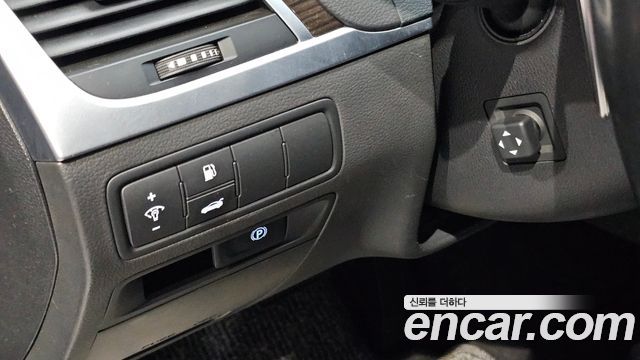 Genesis G80 2017 — photo 17