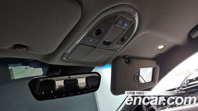 Genesis G80 2017 — photo 18