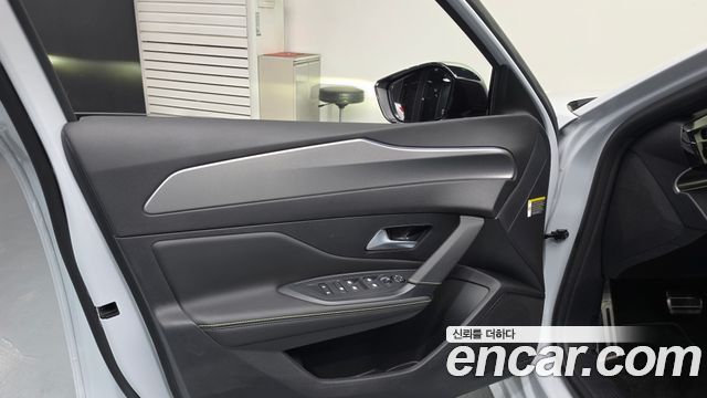 Peugeot 308 2025 — photo 14