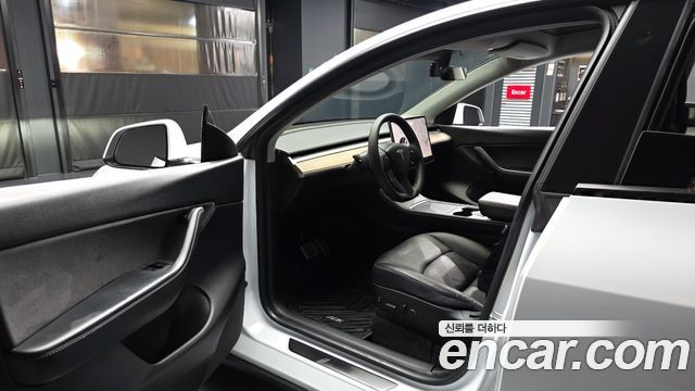 Tesla Model Y 2021 — photo 10