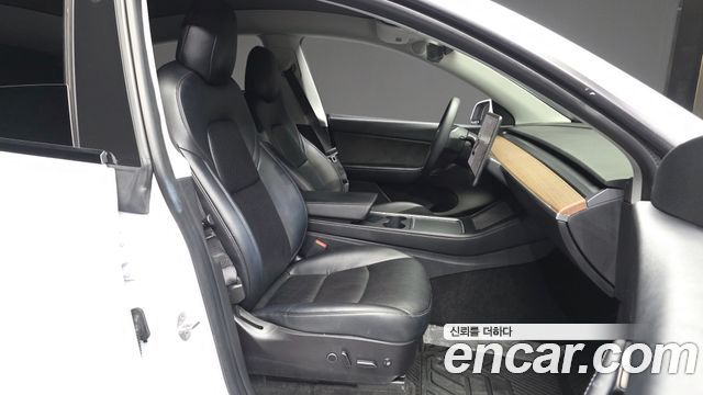 Tesla Model Y 2021 — photo 11