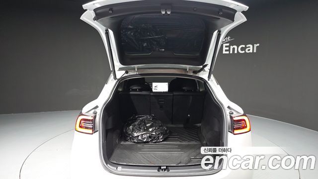 Tesla Model Y 2021 — photo 20