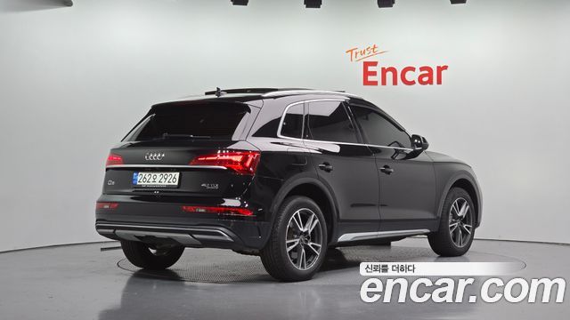 Audi Q5 2021 — photo 2