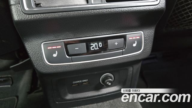 Audi Q5 2021 — photo 30