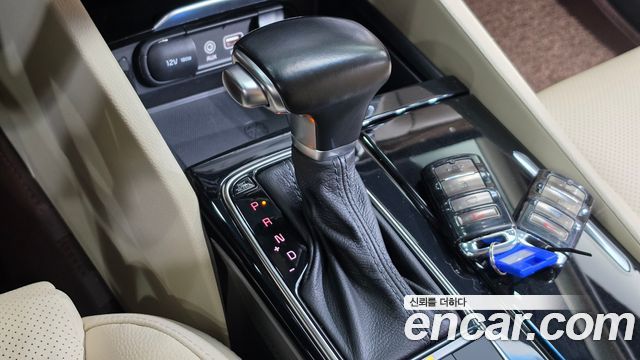 Kia K7 2016 — photo 9