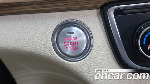 Kia K7 2016 — photo 16