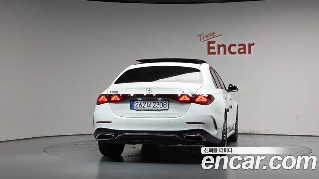 Mercedes-Benz E-Class 2025 — photo 4