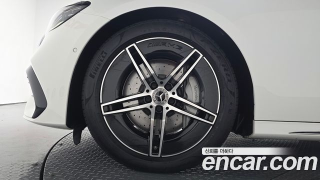 Mercedes-Benz E-Class 2025 — photo 5
