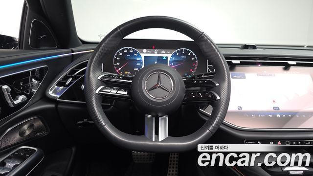 Mercedes-Benz E-Class 2025 — photo 19
