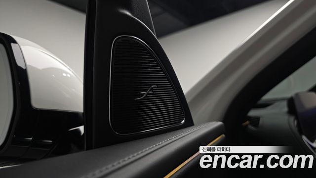 Mercedes-Benz E-Class 2025 — photo 24
