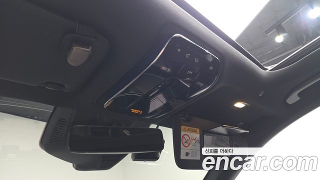 Mercedes-Benz E-Class 2025 — photo 25
