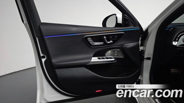 Mercedes-Benz E-Class 2025 — photo 14