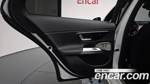 Mercedes-Benz E-Class 2025 — photo 15