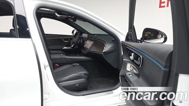 Mercedes-Benz E-Class 2025 — photo 16