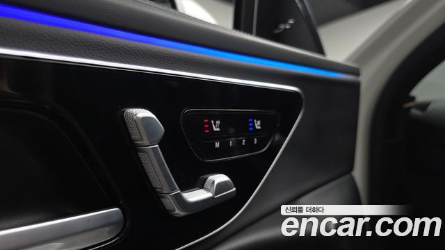 Mercedes-Benz E-Class 2025 — photo 30