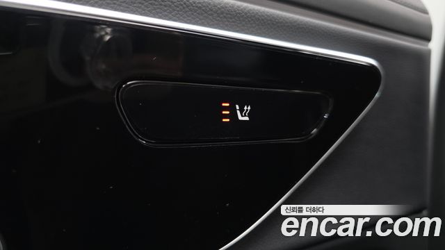 Mercedes-Benz E-Class 2025 — photo 32
