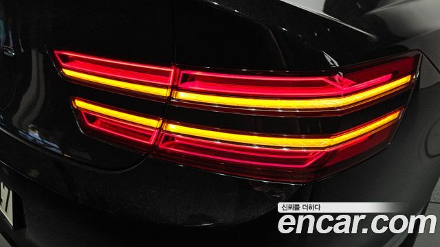 Genesis G80 2022 — photo 9