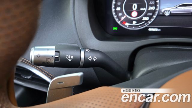 Jaguar XE 2020 — photo 36