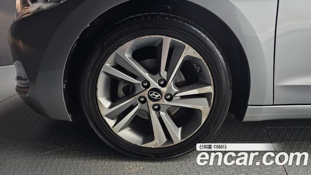 Hyundai AVANTE 2018 — photo 5
