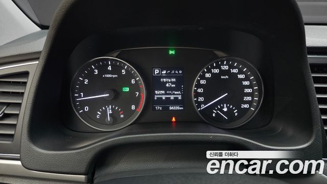 Hyundai AVANTE 2018 — photo 8