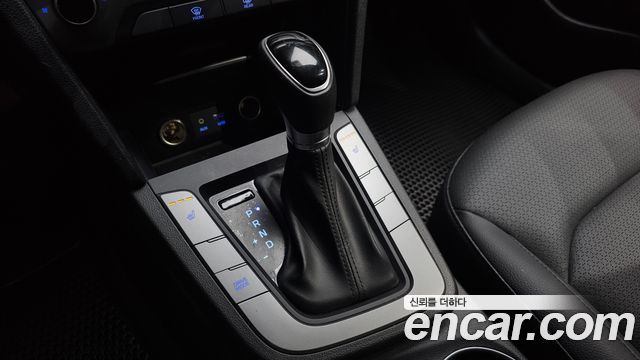 Hyundai AVANTE 2018 — photo 9