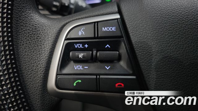 Hyundai AVANTE 2018 — photo 18