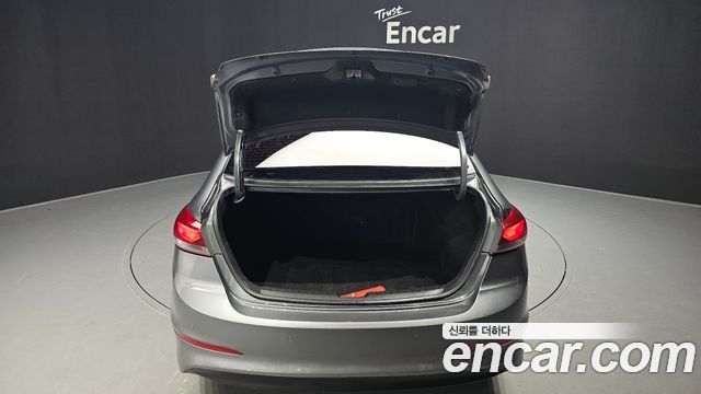 Hyundai AVANTE 2018 — photo 20