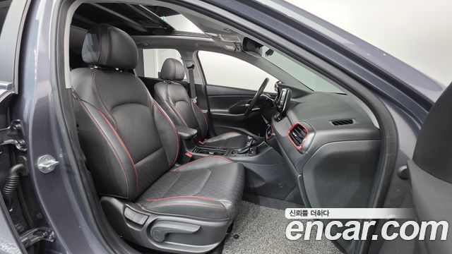 Hyundai i30 2020 — photo 16