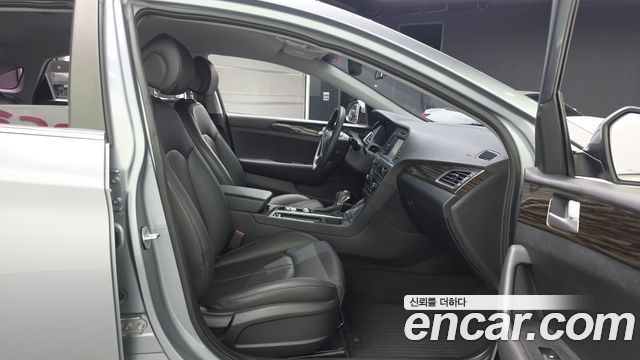 Hyundai Sonata 2016 — photo 17