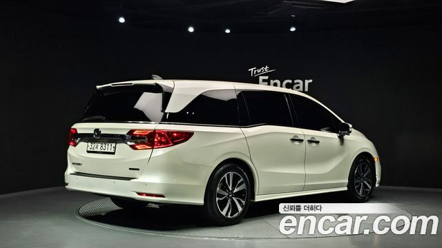 Honda Odyssey 2019 — photo 2