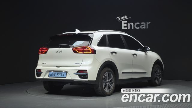 Kia Niro 2022 — photo 2