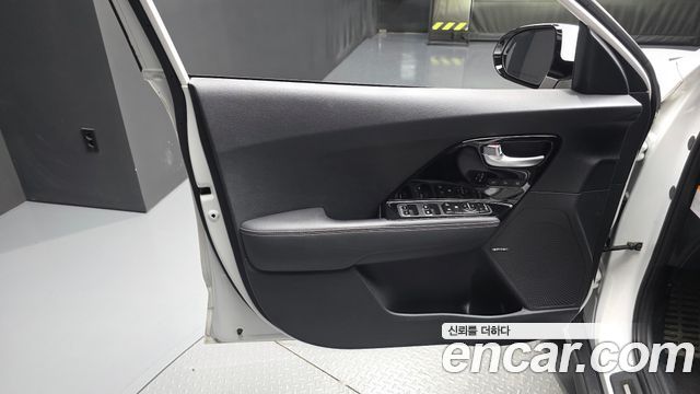 Kia Niro 2022 — photo 14