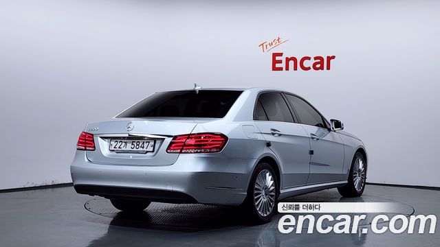 Mercedes-Benz E-Class 2014 — photo 2