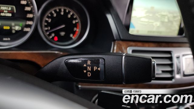 Mercedes-Benz E-Class 2014 — photo 9