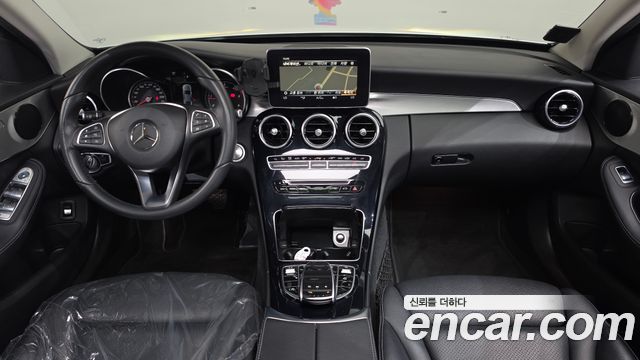 Mercedes-Benz C-Class 2018 — photo 10