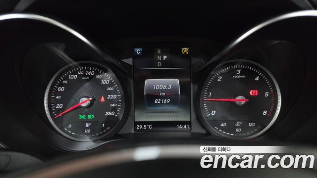 Mercedes-Benz C-Class 2018 — photo 11