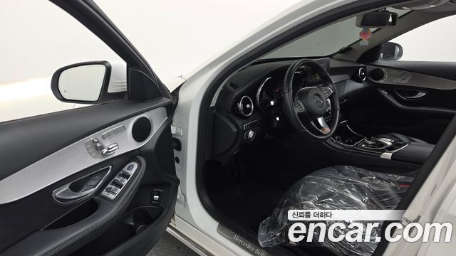 Mercedes-Benz C-Class 2018 — photo 13