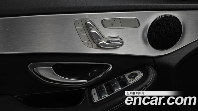 Mercedes-Benz C-Class 2018 — photo 25