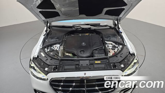 Mercedes-Benz S-Class 2025 — photo 6