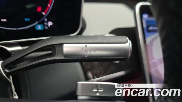 Mercedes-Benz S-Class 2025 — photo 12