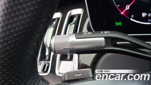 Mercedes-Benz S-Class 2025 — photo 26
