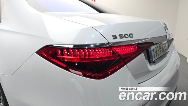 Mercedes-Benz S-Class 2025 — photo 9