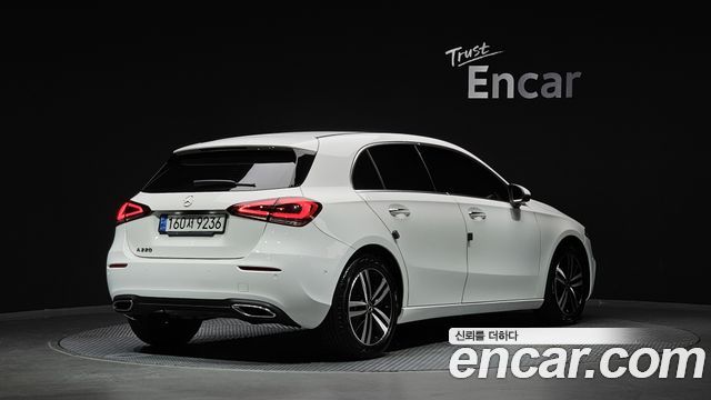 Mercedes-Benz A-Class 2022 — photo 2