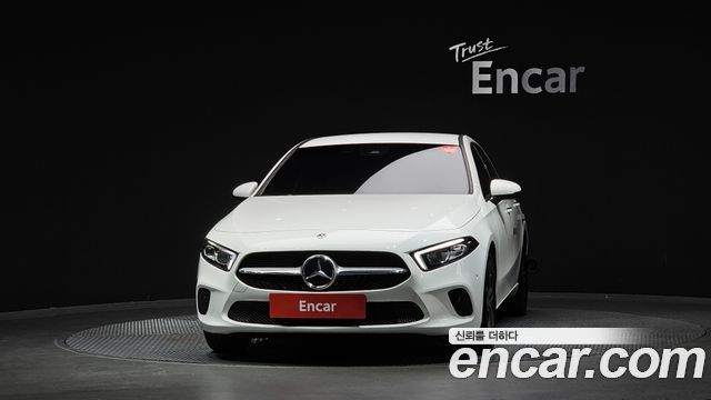 Mercedes-Benz A-Class 2022 — photo 3