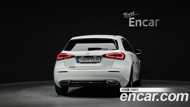 Mercedes-Benz A-Class 2022 — photo 4