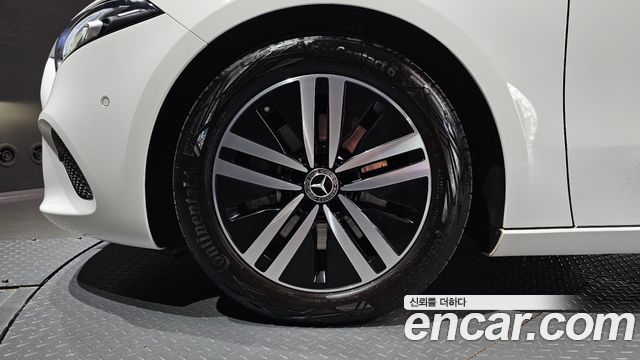 Mercedes-Benz A-Class 2022 — photo 5