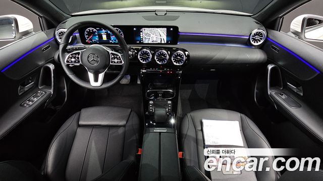 Mercedes-Benz A-Class 2022 — photo 7