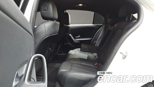 Mercedes-Benz A-Class 2022 — photo 11