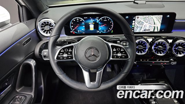 Mercedes-Benz A-Class 2022 — photo 12