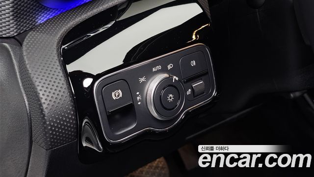 Mercedes-Benz A-Class 2022 — photo 13